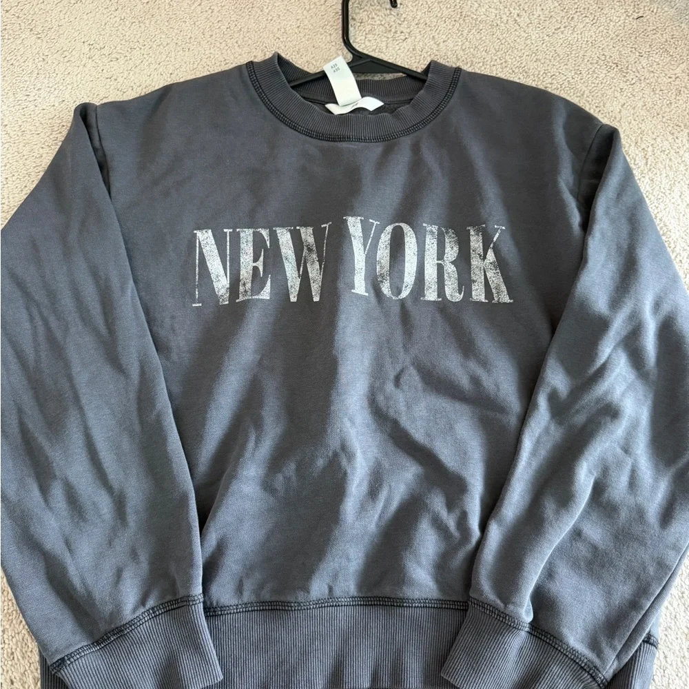 H&M Charcoal New York Sweatshirt - Picture 3 of 5
